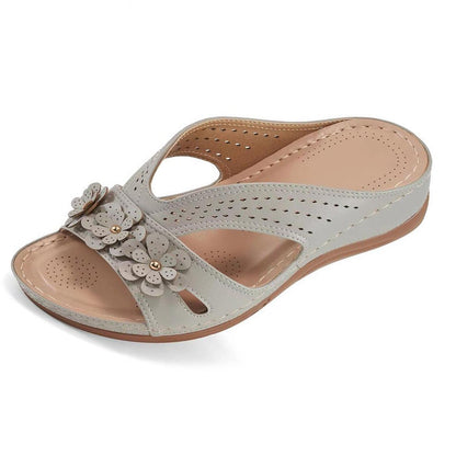 Foreign Trade Large Size Slippers for Women 2024 Summer New European and American Wedge Heel Thick Bottom Hollow Rivet Flower Slippers Wholesale