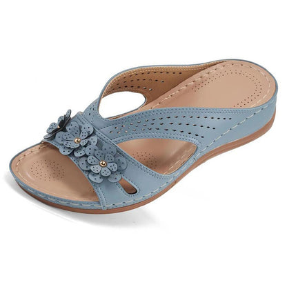Foreign Trade Large Size Slippers for Women 2024 Summer New European and American Wedge Heel Thick Bottom Hollow Rivet Flower Slippers Wholesale